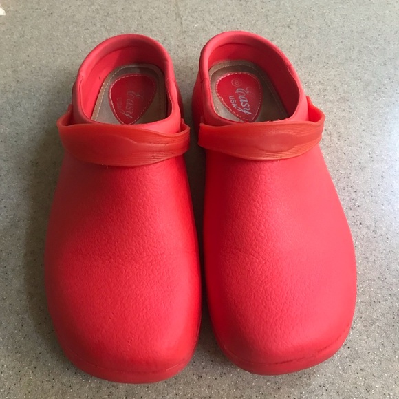 EASY USA Red Casual Beach Clogs 8 - Picture 3 of 8